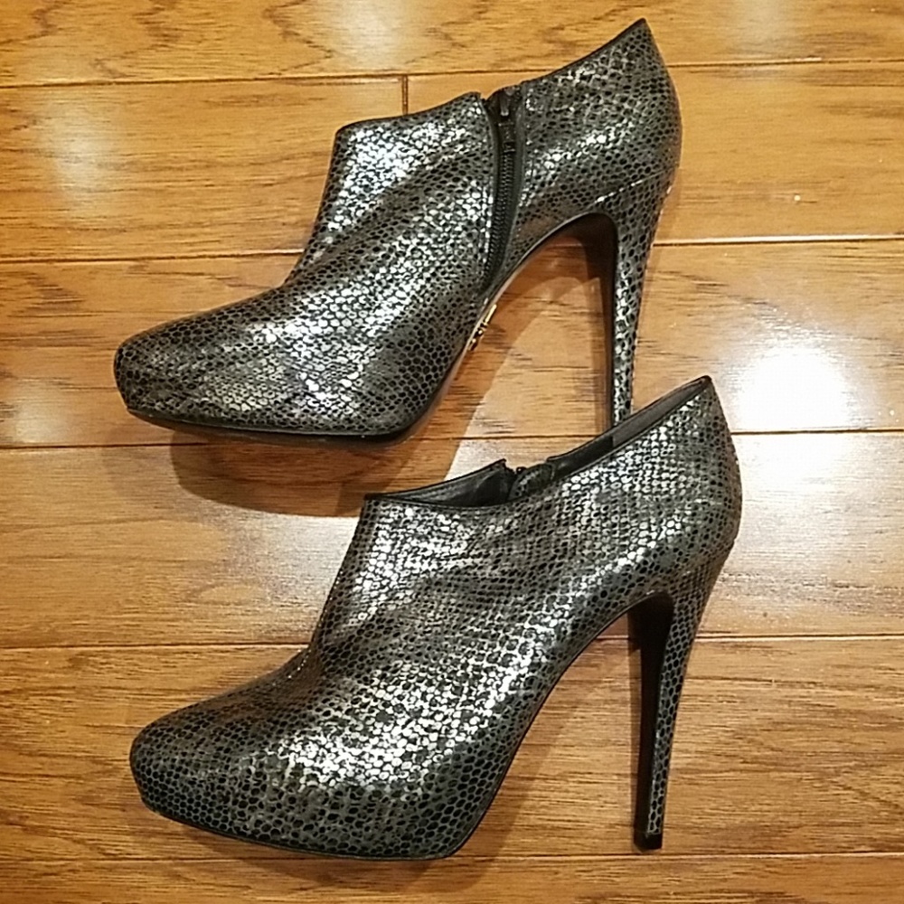 [Pour la Victoire] Snakeskin High Heel Booties